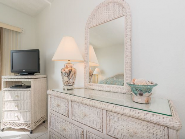 Beachfront Value Two Bedroom Condo Sleeps 6 Guests